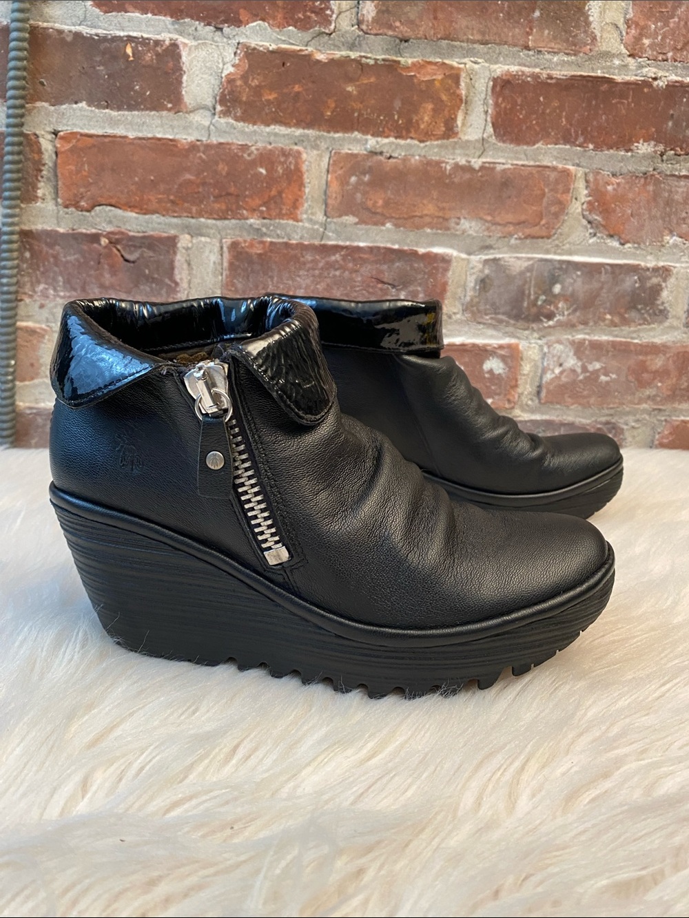 Fly London Yoxi Black Leather Wedge Ankle Booties, Size 38/7-7.5 - Picture 3 of 17